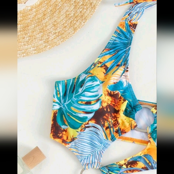 Tropical Ring Linked Halter One Piece Swimsuit - Picture 6 of 10